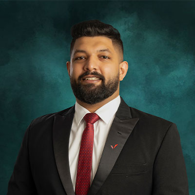 <strong>Chenud Weerawarnasuriya</strong>